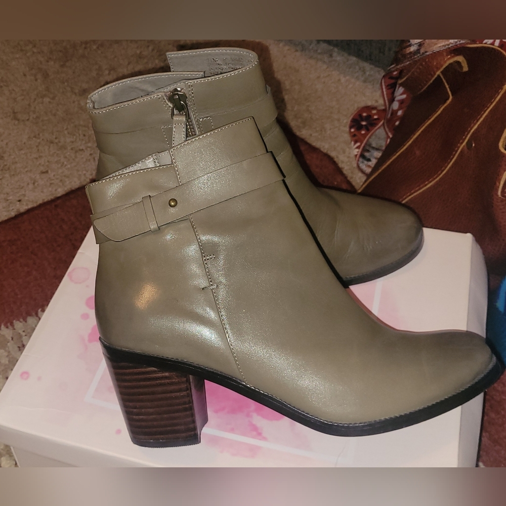 NEW Halogen Women's Ankle Boots -  GRAYISH Brownish SZ 7.5 NORDSTROM NICE